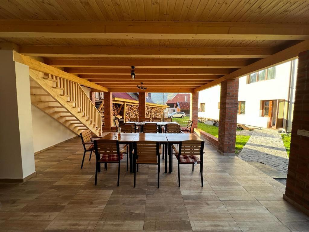 Hotel Casa Bujor De Munte Dragoslavele Zewnętrze zdjęcie